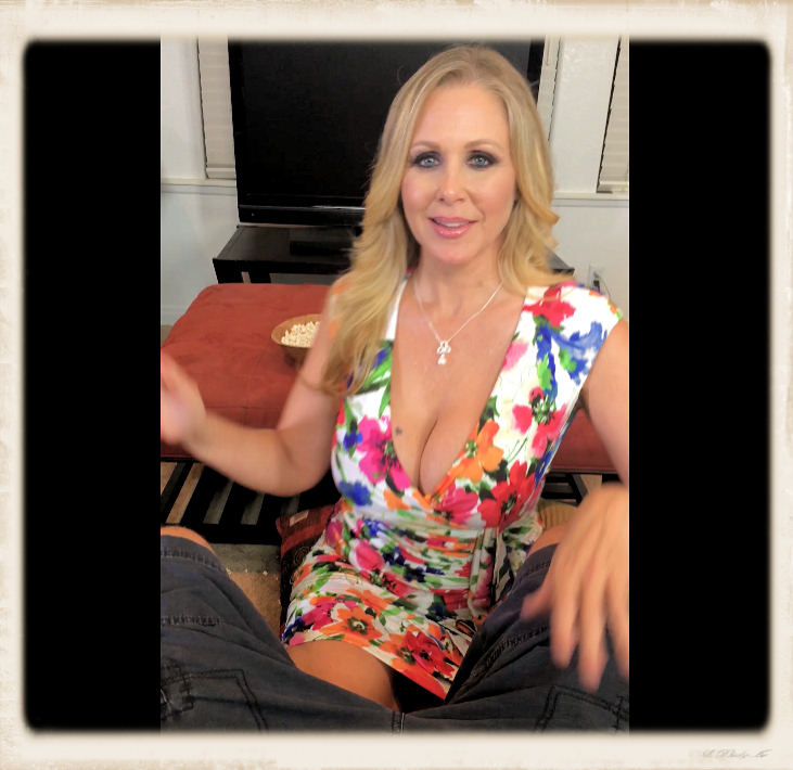 Julia Ann as MILF